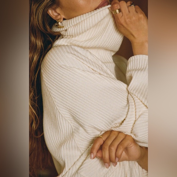 Joah Brown TURTLENECK TUNIC Ivory NATURAL LUXE KNIT Size Small - Picture 2 of 6
